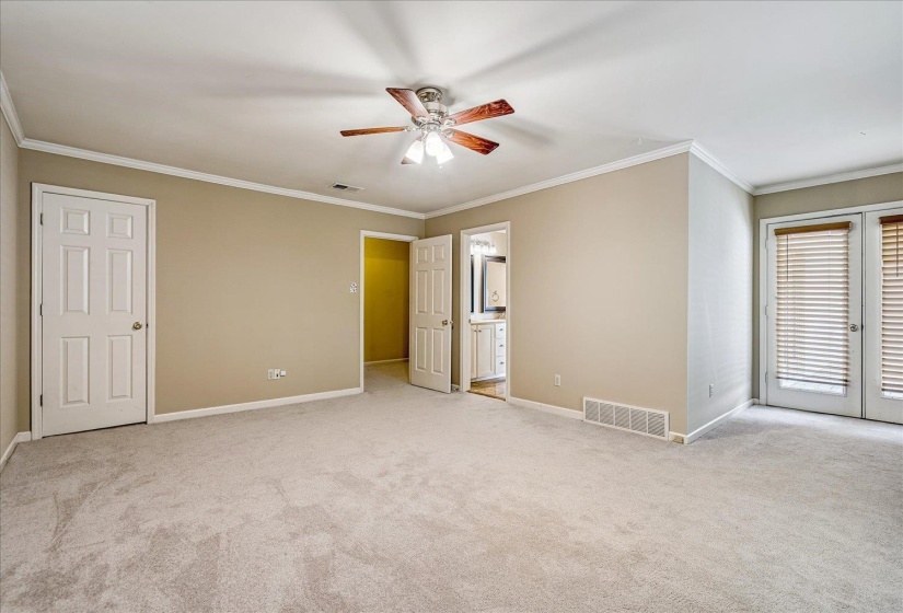 958 HARBOR VIEW DR, Memphis, Tennessee 38103, 3 Bedrooms Bedrooms, 6 Rooms Rooms,3 BathroomsBathrooms,Residential,For Sale,HARBOR VIEW,10219449