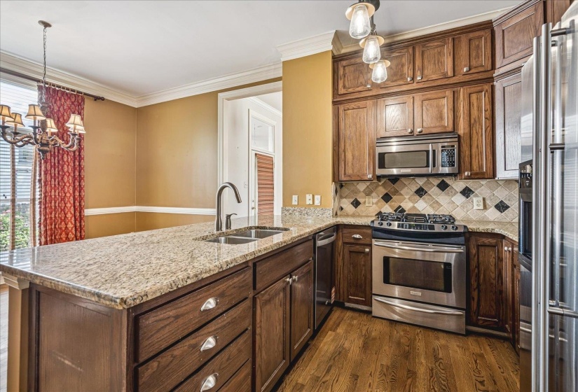 958 HARBOR VIEW DR, Memphis, Tennessee 38103, 3 Bedrooms Bedrooms, 6 Rooms Rooms,3 BathroomsBathrooms,Residential,For Sale,HARBOR VIEW,10219449