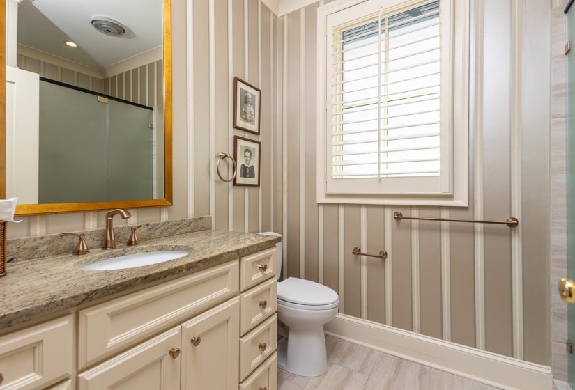 1407 CLUB GARDENS PL, Memphis, Tennessee 38104, 3 Bedrooms Bedrooms, 8 Rooms Rooms,4.1 BathroomsBathrooms,Residential,For Sale,CLUB GARDENS,10219428