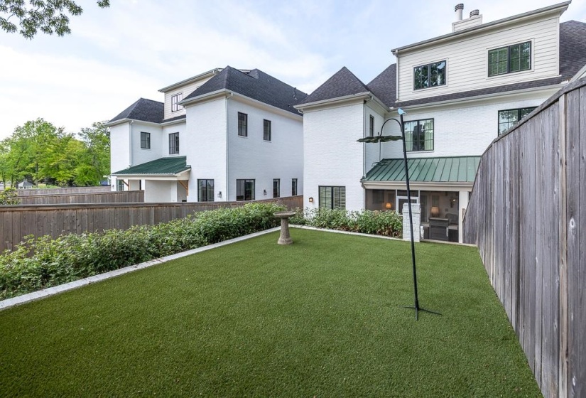 1407 CLUB GARDENS PL, Memphis, Tennessee 38104, 3 Bedrooms Bedrooms, 8 Rooms Rooms,4.1 BathroomsBathrooms,Residential,For Sale,CLUB GARDENS,10219428