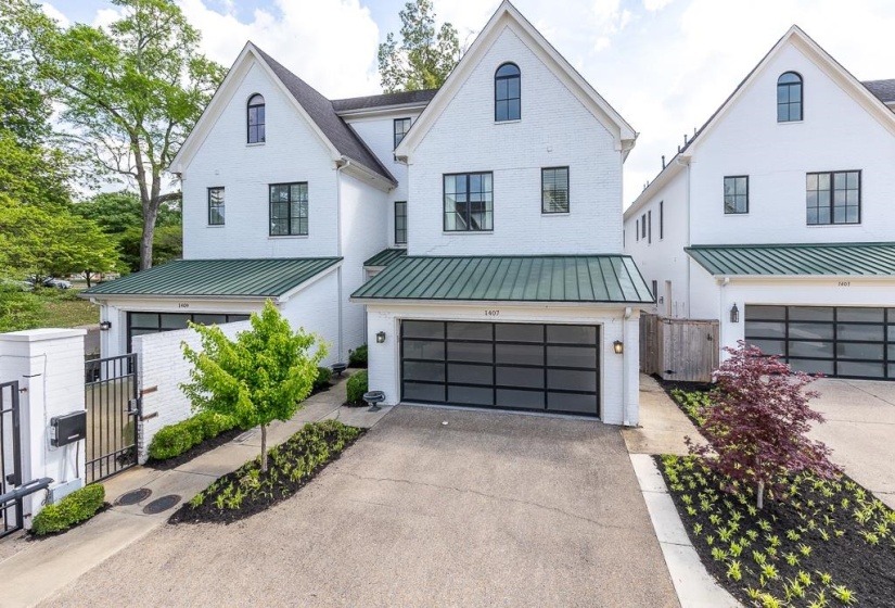 1407 CLUB GARDENS PL, Memphis, Tennessee 38104, 3 Bedrooms Bedrooms, 8 Rooms Rooms,4.1 BathroomsBathrooms,Residential,For Sale,CLUB GARDENS,10219428