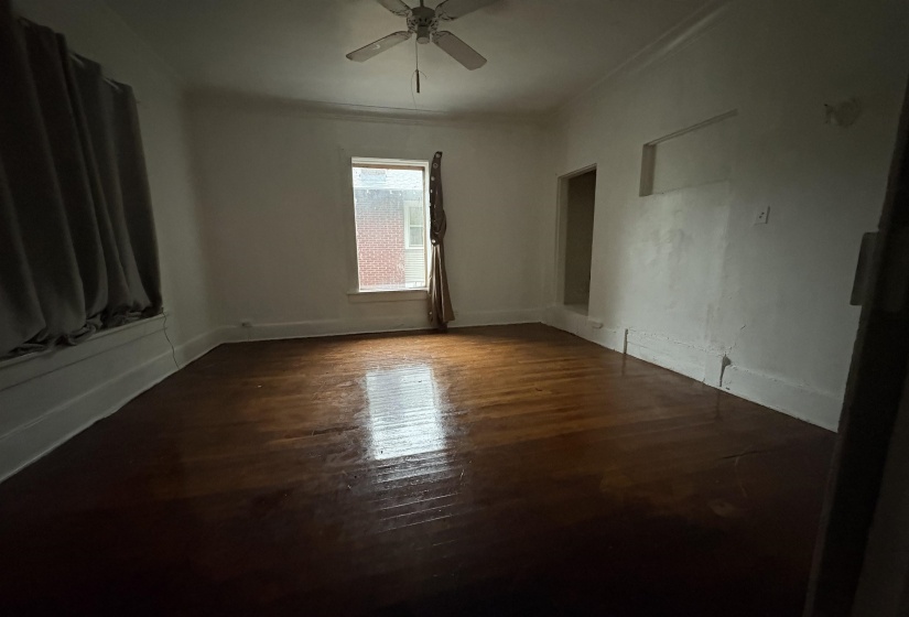 1637 LINDEN AVE, Memphis, Tennessee 38104, 3 Bedroom Bedrooms, 5 Room Rooms,2 BathroomBathrooms,Residential,For Sale,LINDEN,0,10219433