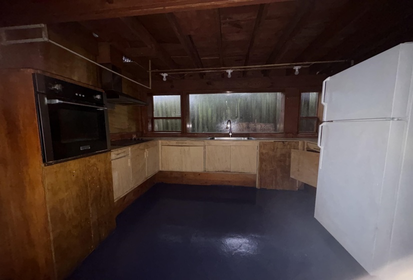 1637 LINDEN AVE, Memphis, Tennessee 38104, 3 Bedroom Bedrooms, 5 Room Rooms,2 BathroomBathrooms,Residential,For Sale,LINDEN,0,10219433