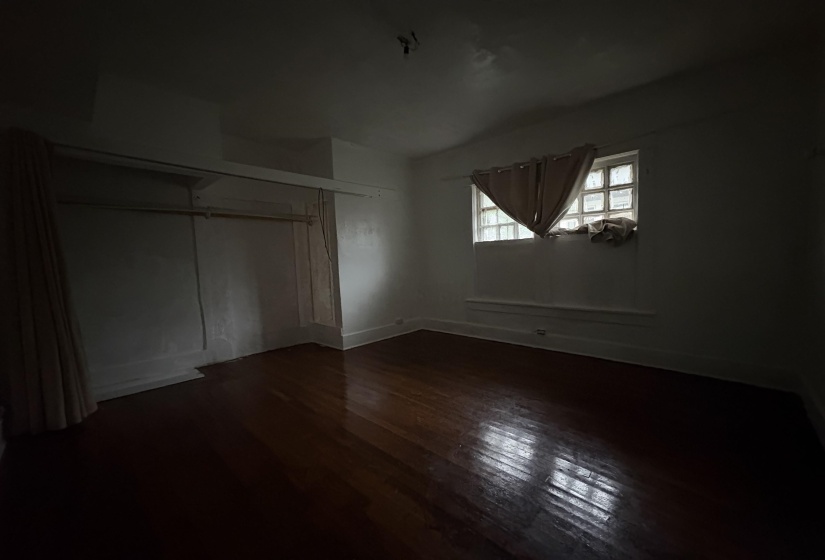 1637 LINDEN AVE, Memphis, Tennessee 38104, 3 Bedroom Bedrooms, 5 Room Rooms,2 BathroomBathrooms,Residential,For Sale,LINDEN,0,10219433