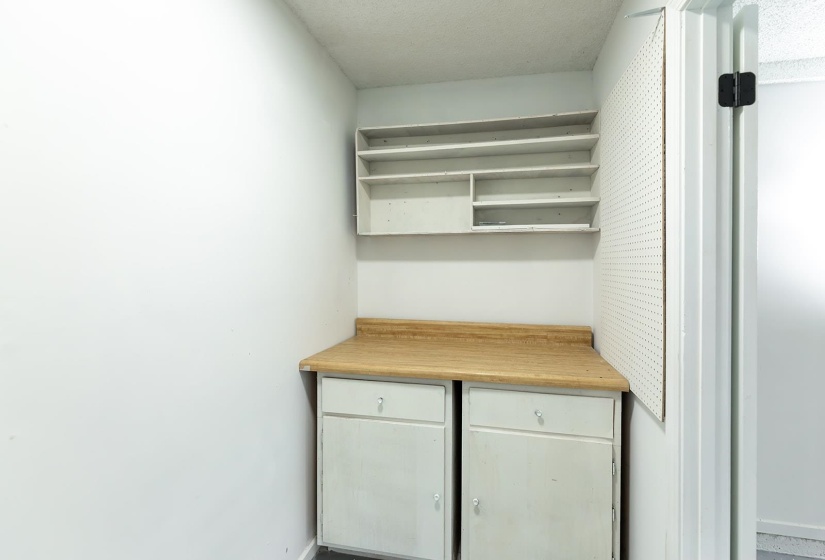 Detailed view of baseboards