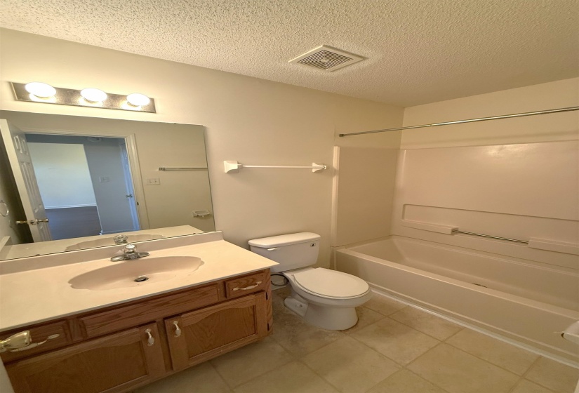 6893 CENTURY OAKS DR, Unincorporated, Tennessee 38018, 2 Bedrooms Bedrooms, 5 Rooms Rooms,2 BathroomsBathrooms,Residential,For Sale,CENTURY OAKS,10219436