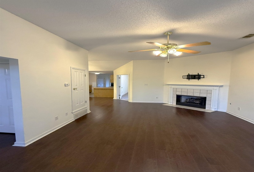 6893 CENTURY OAKS DR, Unincorporated, Tennessee 38018, 2 Bedrooms Bedrooms, 5 Rooms Rooms,2 BathroomsBathrooms,Residential,For Sale,CENTURY OAKS,10219436