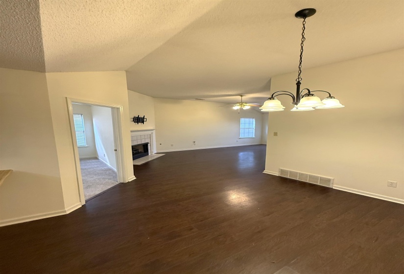 6893 CENTURY OAKS DR, Unincorporated, Tennessee 38018, 2 Bedrooms Bedrooms, 5 Rooms Rooms,2 BathroomsBathrooms,Residential,For Sale,CENTURY OAKS,10219436