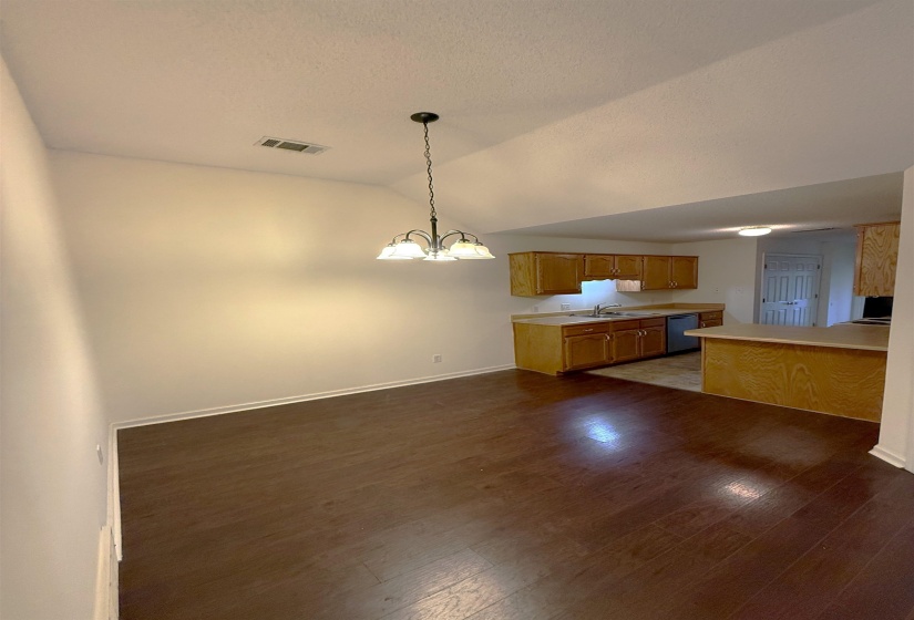 6893 CENTURY OAKS DR, Unincorporated, Tennessee 38018, 2 Bedrooms Bedrooms, 5 Rooms Rooms,2 BathroomsBathrooms,Residential,For Sale,CENTURY OAKS,10219436