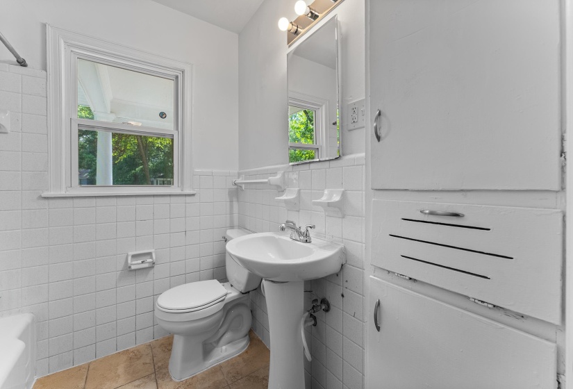 810 INDIAN DR, Memphis, Tennessee 38122, 3 Bedrooms Bedrooms, 6 Rooms Rooms,2 BathroomsBathrooms,Residential,For Sale,INDIAN,10219437