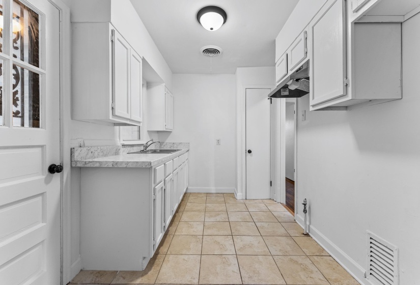 810 INDIAN DR, Memphis, Tennessee 38122, 3 Bedrooms Bedrooms, 6 Rooms Rooms,2 BathroomsBathrooms,Residential,For Sale,INDIAN,10219437