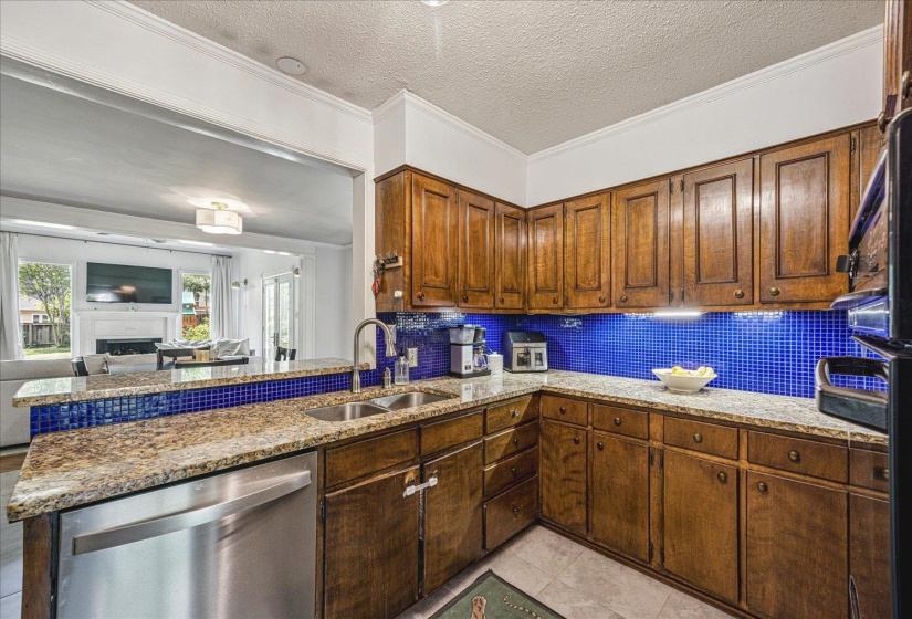 3581 POPLAR AVE, Memphis, Tennessee 38111, 3 Bedrooms Bedrooms, 9 Rooms Rooms,2 BathroomsBathrooms,Residential,For Sale,POPLAR,10219440