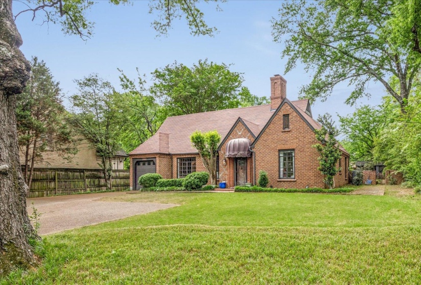 3581 POPLAR AVE, Memphis, Tennessee 38111, 3 Bedrooms Bedrooms, 9 Rooms Rooms,2 BathroomsBathrooms,Residential,For Sale,POPLAR,10219440