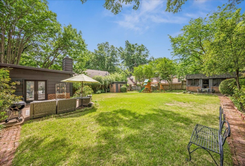 3581 POPLAR AVE, Memphis, Tennessee 38111, 3 Bedrooms Bedrooms, 9 Rooms Rooms,2 BathroomsBathrooms,Residential,For Sale,POPLAR,10219440