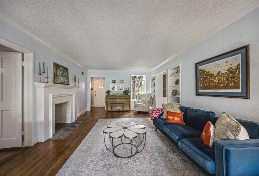 3581 POPLAR AVE, Memphis, Tennessee 38111, 3 Bedrooms Bedrooms, 9 Rooms Rooms,2 BathroomsBathrooms,Residential,For Sale,POPLAR,10219440