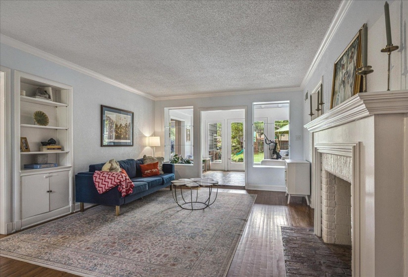 3581 POPLAR AVE, Memphis, Tennessee 38111, 3 Bedrooms Bedrooms, 9 Rooms Rooms,2 BathroomsBathrooms,Residential,For Sale,POPLAR,10219440