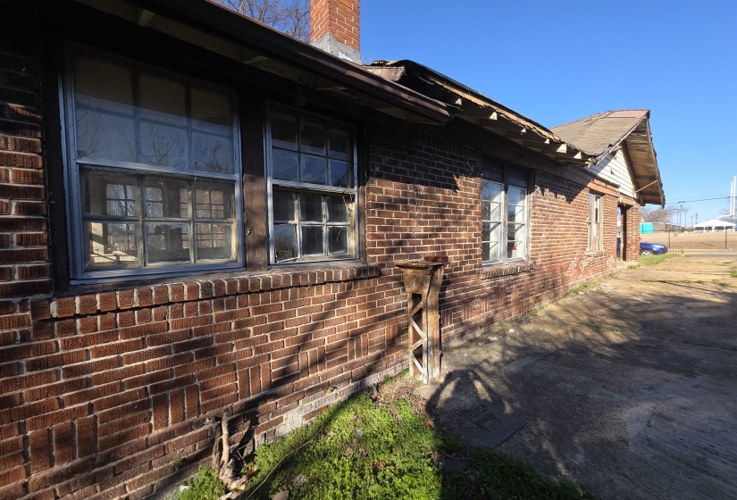 599 LESTER ST, Memphis, Tennessee 38112, 3 Bedrooms Bedrooms, 6 Rooms Rooms,1 BathroomBathrooms,Residential,For Sale,LESTER,10218872