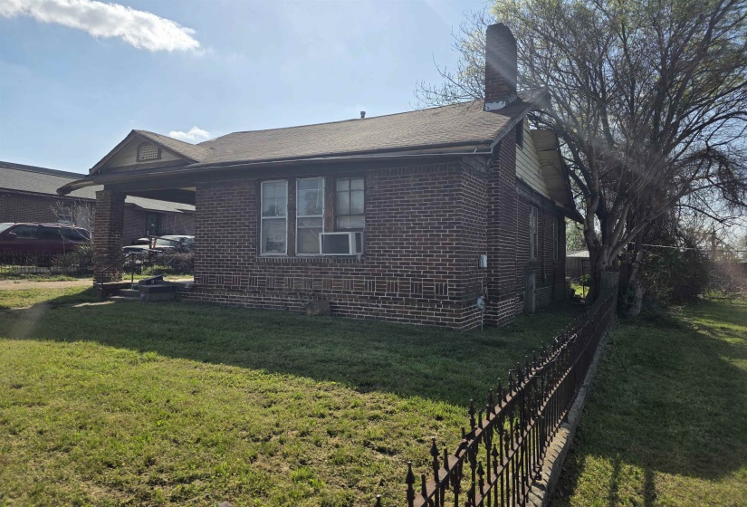 599 LESTER ST, Memphis, Tennessee 38112, 3 Bedrooms Bedrooms, 6 Rooms Rooms,1 BathroomBathrooms,Residential,For Sale,LESTER,10218872