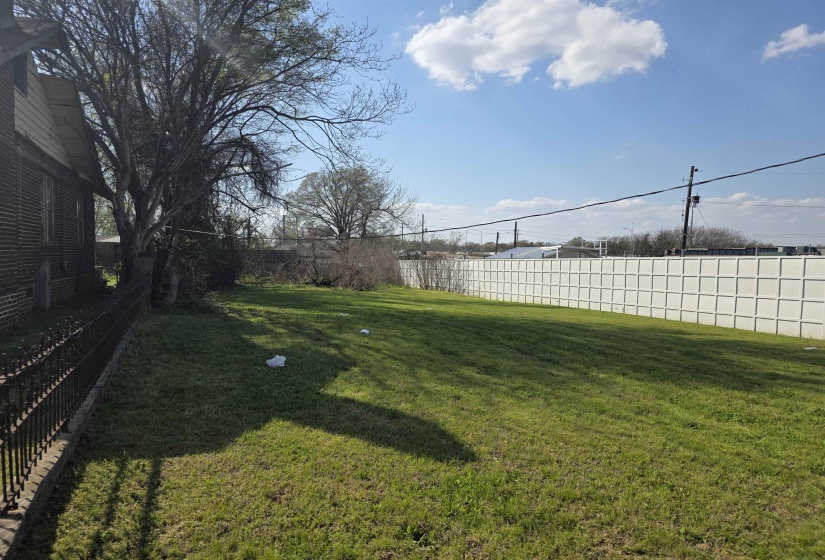 599 LESTER ST, Memphis, Tennessee 38112, 3 Bedrooms Bedrooms, 6 Rooms Rooms,1 BathroomBathrooms,Residential,For Sale,LESTER,10218872