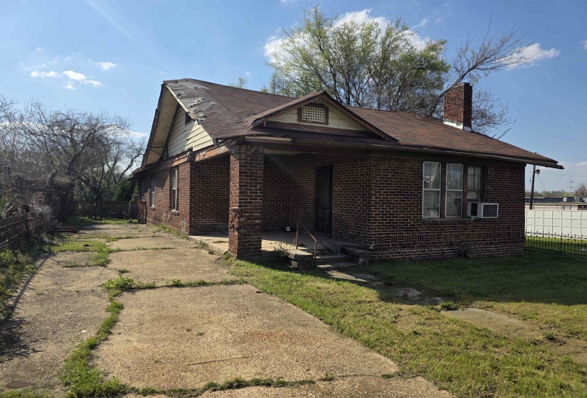 599 LESTER ST, Memphis, Tennessee 38112, 3 Bedrooms Bedrooms, 6 Rooms Rooms,1 BathroomBathrooms,Residential,For Sale,LESTER,10218872