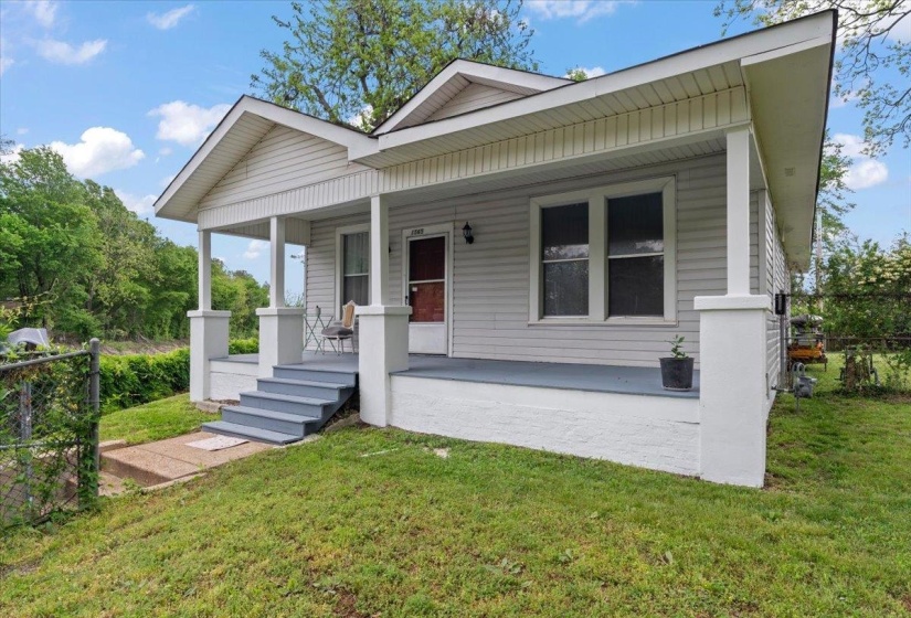 View of front of home featuring a porch