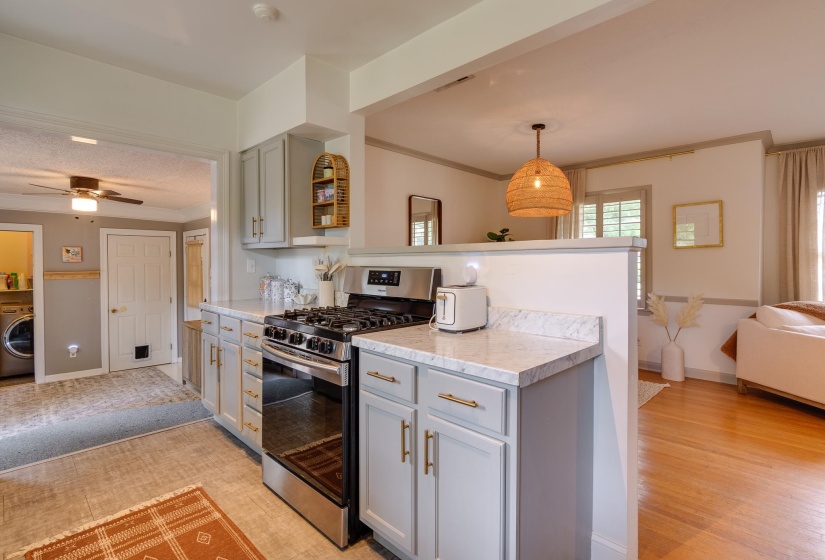 4952 MOCKINGBIRD LN, Memphis, Tennessee 38117, 3 Bedrooms Bedrooms, 7 Rooms Rooms,1.1 BathroomsBathrooms,Residential,For Sale,MOCKINGBIRD,10219460