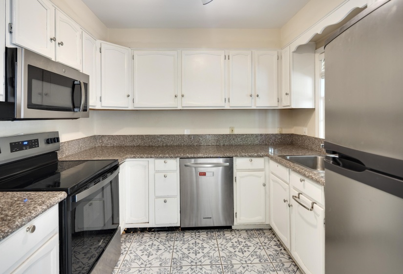 59 ASHLAWN RD, Memphis, Tennessee 38112, 3 Bedrooms Bedrooms, 7 Rooms Rooms,1.1 BathroomsBathrooms,Residential,For Sale,ASHLAWN,10219475