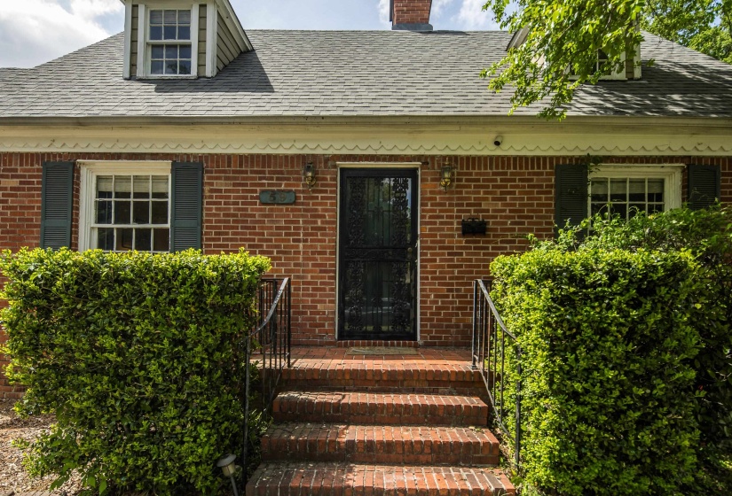 59 ASHLAWN RD, Memphis, Tennessee 38112, 3 Bedrooms Bedrooms, 7 Rooms Rooms,1.1 BathroomsBathrooms,Residential,For Sale,ASHLAWN,10219475