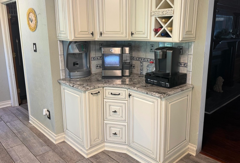 1765 NOTTINGHAM DR, Southaven, Mississippi 38671, 6 Bedroom Bedrooms, 14 Room Rooms,6.1 BathroomBathrooms,Residential,For Sale,NOTTINGHAM,0,10219480