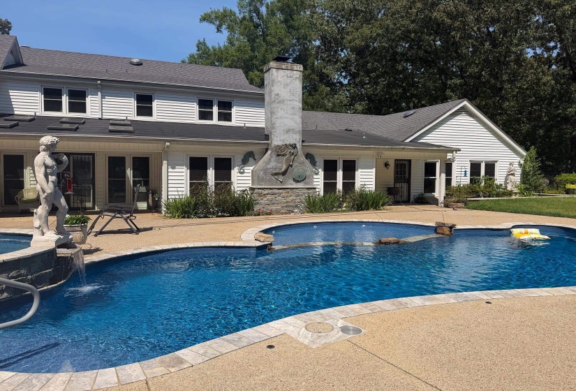 1765 NOTTINGHAM DR, Southaven, Mississippi 38671, 6 Bedroom Bedrooms, 14 Room Rooms,6.1 BathroomBathrooms,Residential,For Sale,NOTTINGHAM,0,10219480