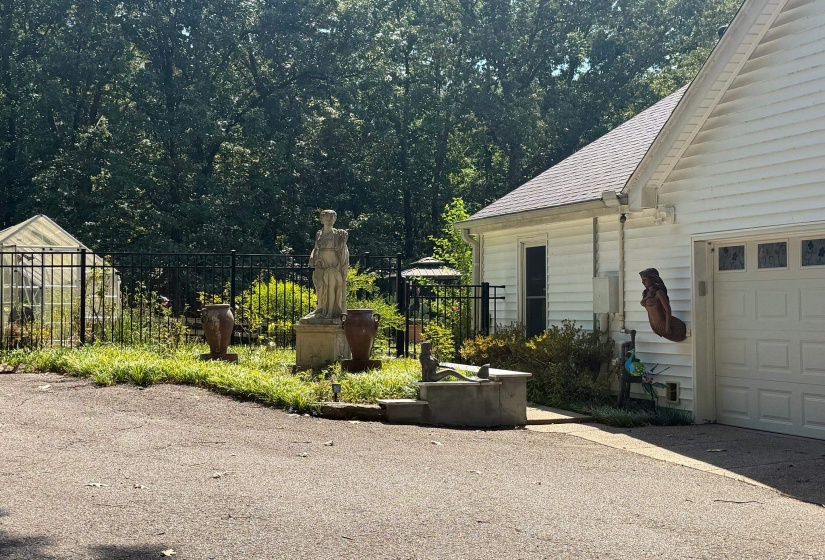 1765 NOTTINGHAM DR, Southaven, Mississippi 38671, 6 Bedroom Bedrooms, 14 Room Rooms,6.1 BathroomBathrooms,Residential,For Sale,NOTTINGHAM,0,10219480