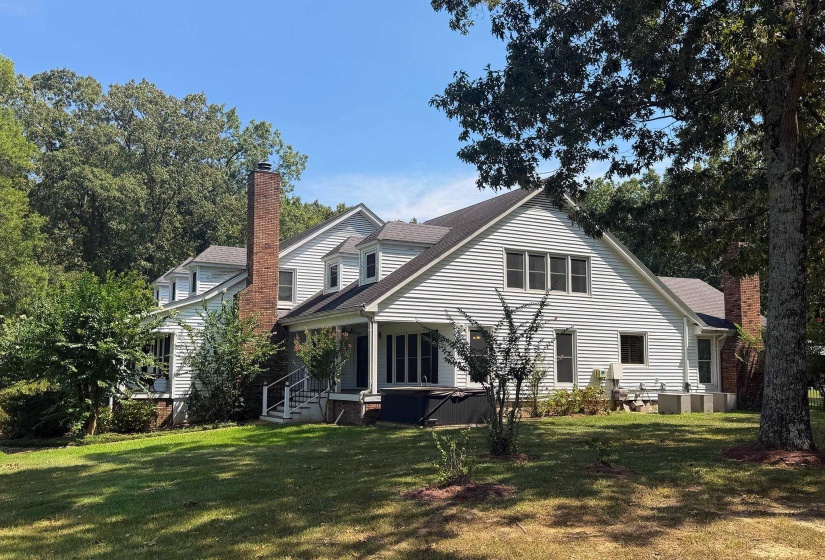1765 NOTTINGHAM DR, Southaven, Mississippi 38671, 6 Bedroom Bedrooms, 14 Room Rooms,6.1 BathroomBathrooms,Residential,For Sale,NOTTINGHAM,0,10219480
