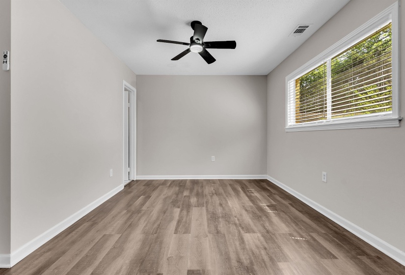 6429 BARDSTOWN RD RD, Bartlett, Tennessee 38134, 4 Bedrooms Bedrooms, 5 Rooms Rooms,2 BathroomsBathrooms,Residential,For Sale,BARDSTOWN RD,10219487