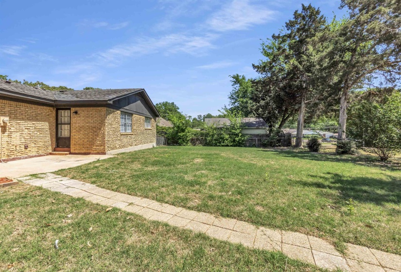 6429 BARDSTOWN RD RD, Bartlett, Tennessee 38134, 4 Bedrooms Bedrooms, 5 Rooms Rooms,2 BathroomsBathrooms,Residential,For Sale,BARDSTOWN RD,10219487