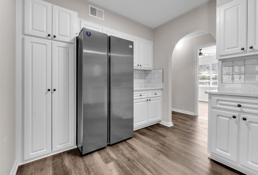 6429 BARDSTOWN RD RD, Bartlett, Tennessee 38134, 4 Bedrooms Bedrooms, 5 Rooms Rooms,2 BathroomsBathrooms,Residential,For Sale,BARDSTOWN RD,10219487