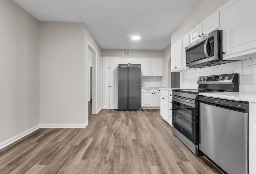 6429 BARDSTOWN RD RD, Bartlett, Tennessee 38134, 4 Bedrooms Bedrooms, 5 Rooms Rooms,2 BathroomsBathrooms,Residential,For Sale,BARDSTOWN RD,10219487