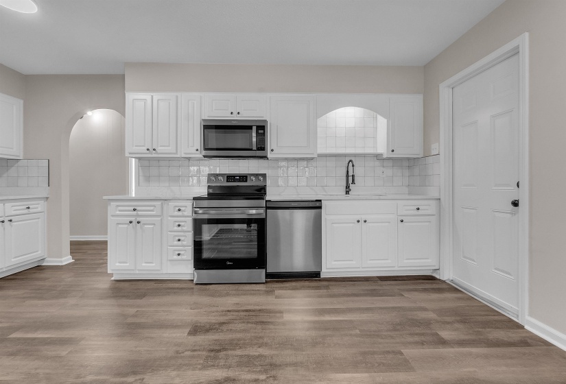 6429 BARDSTOWN RD RD, Bartlett, Tennessee 38134, 4 Bedrooms Bedrooms, 5 Rooms Rooms,2 BathroomsBathrooms,Residential,For Sale,BARDSTOWN RD,10219487