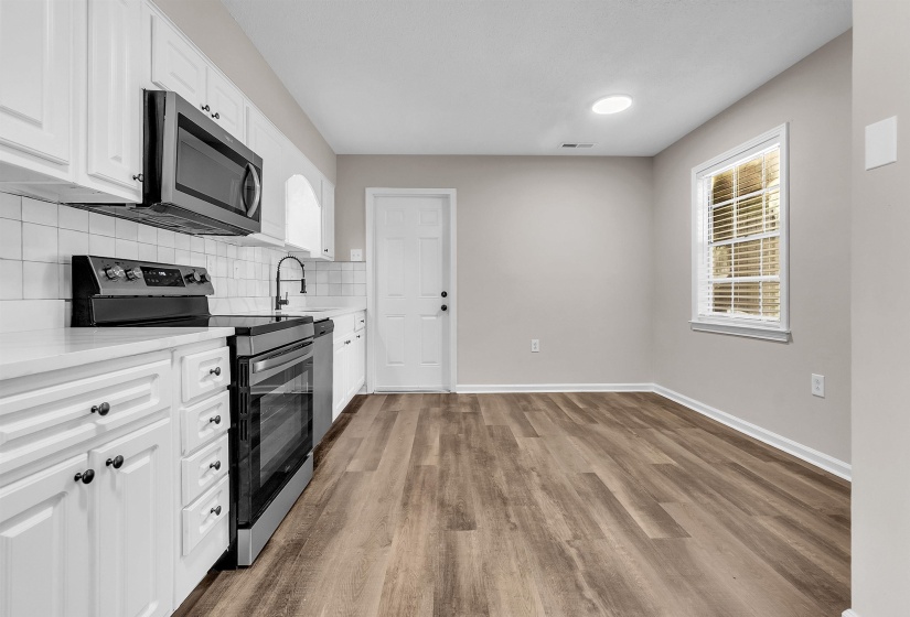 6429 BARDSTOWN RD RD, Bartlett, Tennessee 38134, 4 Bedrooms Bedrooms, 5 Rooms Rooms,2 BathroomsBathrooms,Residential,For Sale,BARDSTOWN RD,10219487