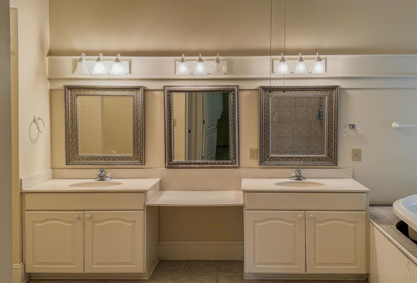 3890 AMES RD, Hickory Valley, Tennessee 38042-5865, 6 Bedrooms Bedrooms, 21 Rooms Rooms,7.1 BathroomsBathrooms,Residential,For Sale,AMES,10219490