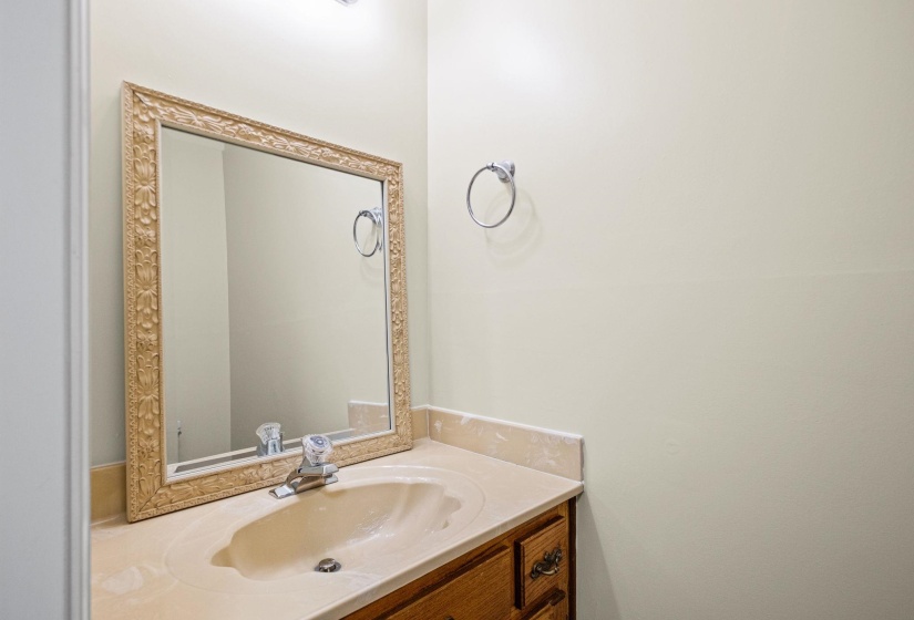 1040 PARK COURT DR, Memphis, Tennessee 38119, 3 Bedrooms Bedrooms, 6 Rooms Rooms,2.1 BathroomsBathrooms,Residential,For Sale,PARK COURT,10219500