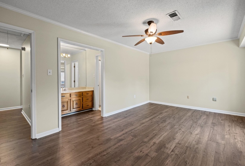 1040 PARK COURT DR, Memphis, Tennessee 38119, 3 Bedrooms Bedrooms, 6 Rooms Rooms,2.1 BathroomsBathrooms,Residential,For Sale,PARK COURT,10219500