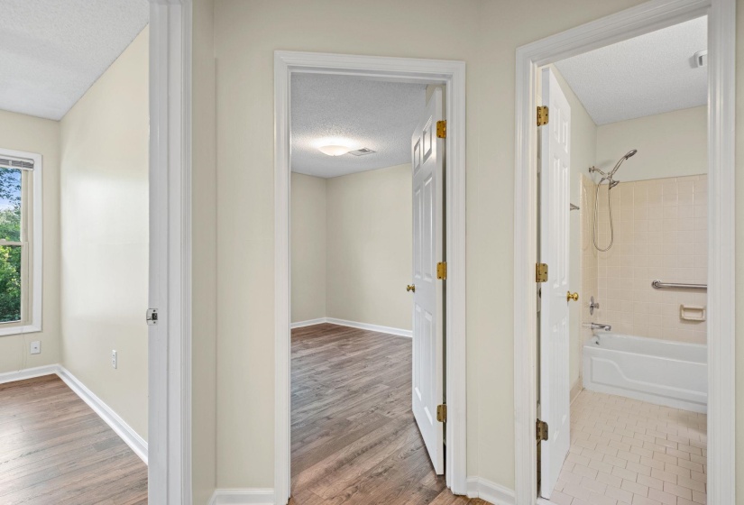 1040 PARK COURT DR, Memphis, Tennessee 38119, 3 Bedrooms Bedrooms, 6 Rooms Rooms,2.1 BathroomsBathrooms,Residential,For Sale,PARK COURT,10219500