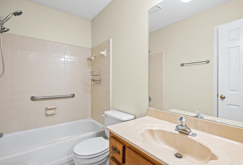 1040 PARK COURT DR, Memphis, Tennessee 38119, 3 Bedrooms Bedrooms, 6 Rooms Rooms,2.1 BathroomsBathrooms,Residential,For Sale,PARK COURT,10219500