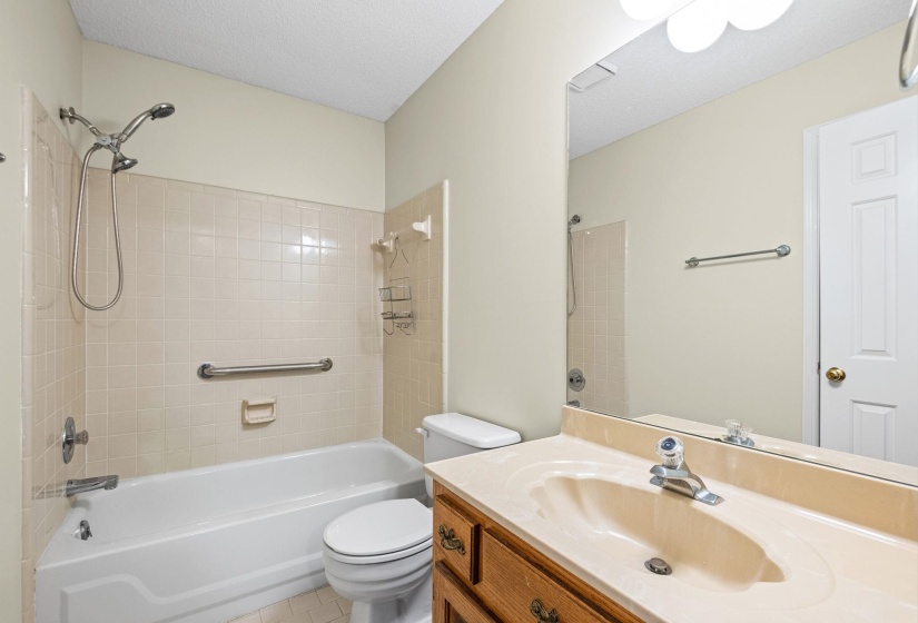 1040 PARK COURT DR, Memphis, Tennessee 38119, 3 Bedrooms Bedrooms, 6 Rooms Rooms,2.1 BathroomsBathrooms,Residential,For Sale,PARK COURT,10219500