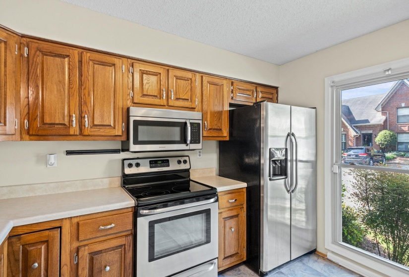 1040 PARK COURT DR, Memphis, Tennessee 38119, 3 Bedrooms Bedrooms, 6 Rooms Rooms,2.1 BathroomsBathrooms,Residential,For Sale,PARK COURT,10219500