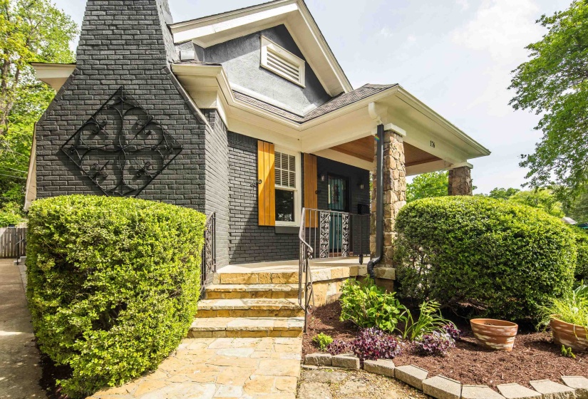 176 CRESTMERE PL, Memphis, Tennessee 38112, 2 Bedrooms Bedrooms, 6 Rooms Rooms,2 BathroomsBathrooms,Residential,For Sale,CRESTMERE,10219503