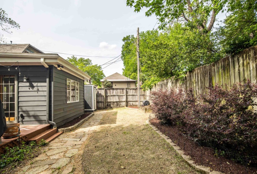 176 CRESTMERE PL, Memphis, Tennessee 38112, 2 Bedrooms Bedrooms, 6 Rooms Rooms,2 BathroomsBathrooms,Residential,For Sale,CRESTMERE,10219503