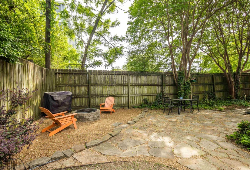 176 CRESTMERE PL, Memphis, Tennessee 38112, 2 Bedrooms Bedrooms, 6 Rooms Rooms,2 BathroomsBathrooms,Residential,For Sale,CRESTMERE,10219503