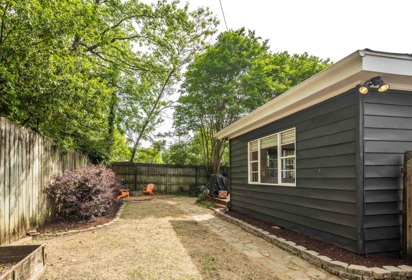 176 CRESTMERE PL, Memphis, Tennessee 38112, 2 Bedrooms Bedrooms, 6 Rooms Rooms,2 BathroomsBathrooms,Residential,For Sale,CRESTMERE,10219503