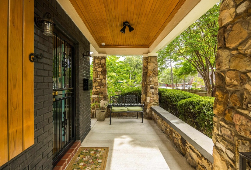 176 CRESTMERE PL, Memphis, Tennessee 38112, 2 Bedrooms Bedrooms, 6 Rooms Rooms,2 BathroomsBathrooms,Residential,For Sale,CRESTMERE,10219503